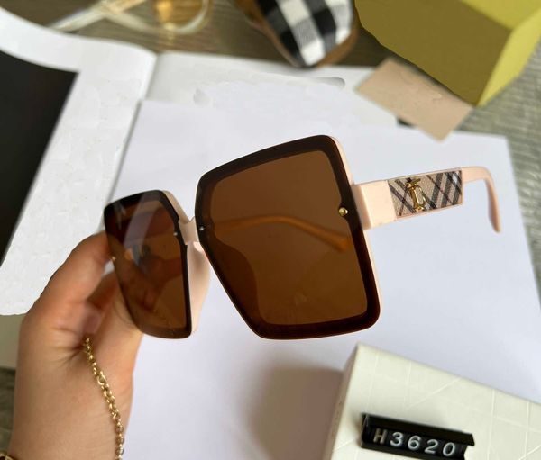 2023 new letter brand high-quality fashion designer sunglasses men and women hd polarized sunglasses 5 styles to choose from, White;black
2023 new letter brand high-quality fashion designer sunglasses men and women hd polarized sunglasses 5 styles to choose from, White;black