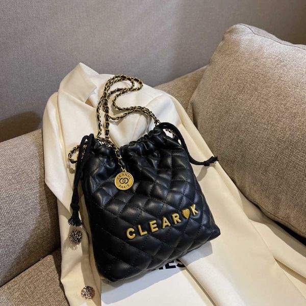 handbag 2023 handbag fashionable new shoulder bag lingge chain single-shoulder fragrant grandma bucket shopping garbage large capacity bag
handbag 2023 handbag fashionable new shoulder bag lingge chain single-shoulder fragrant grandma bucket shopping garbage large capacity bag
