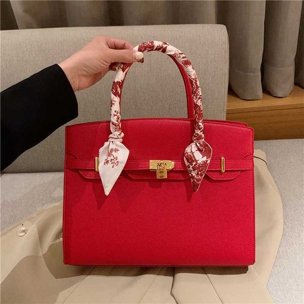 2023 spring new fashion crossbody bag shoulder bag litchi pattern fashion fashionable handbag
2023 spring new fashion crossbody bag shoulder bag litchi pattern fashion fashionable handbag