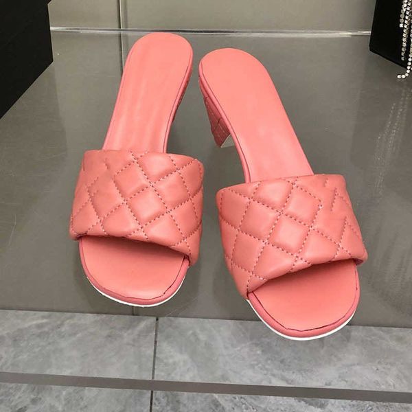 small fragrant wind rhombic checkered thick heel slippers women's 2023 design spring and summer new gentle shoes with french sandals sh, Black
small fragrant wind rhombic checkered thick heel slippers women's 2023 design spring and summer new gentle shoes with french sandals sh, Black