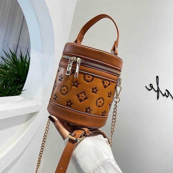 handbag 2023 fashion women's bag leather quality handbag fashionable facai bucket portable fashion cross-body shoulder style small cyli
handbag 2023 fashion women's bag leather quality handbag fashionable facai bucket portable fashion cross-body shoulder style small cyli