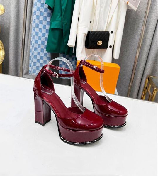 the latest women's sandals high-heeled shoes, thick heel, thick sole, ankle, thin buckle, formal dress, casual banquet, fashionable and, Black
the latest women's sandals high-heeled shoes, thick heel, thick sole, ankle, thin buckle, formal dress, casual banquet, fashionable and, Black
