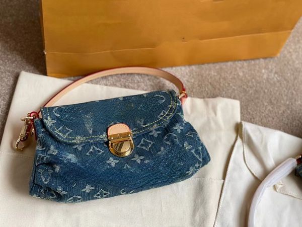 new style evening bags denim underarm three-dimensional embroidery presbyopia one-shoulder hand holding bag for women
new style evening bags denim underarm three-dimensional embroidery presbyopia one-shoulder hand holding bag for women