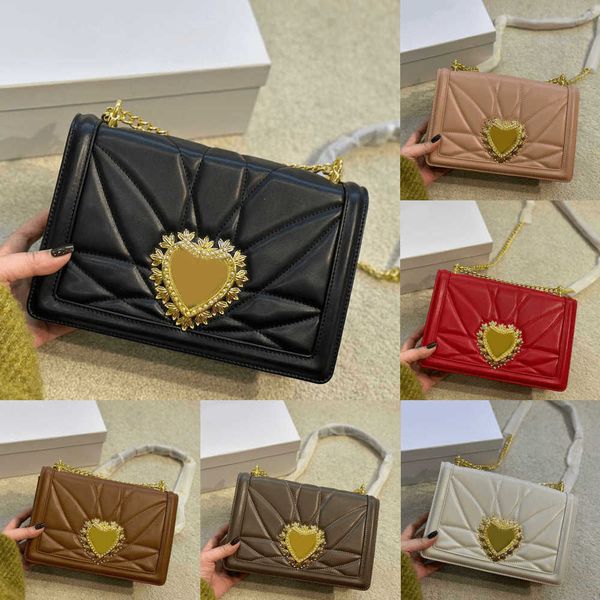 dg love buckle designer bag d letter shoulder bags tote bag chain designers handbags leather messenger bags fashionable ladies wallet 221209
dg love buckle designer bag d letter shoulder bags tote bag chain designers handbags leather messenger bags fashionable ladies wallet 221209