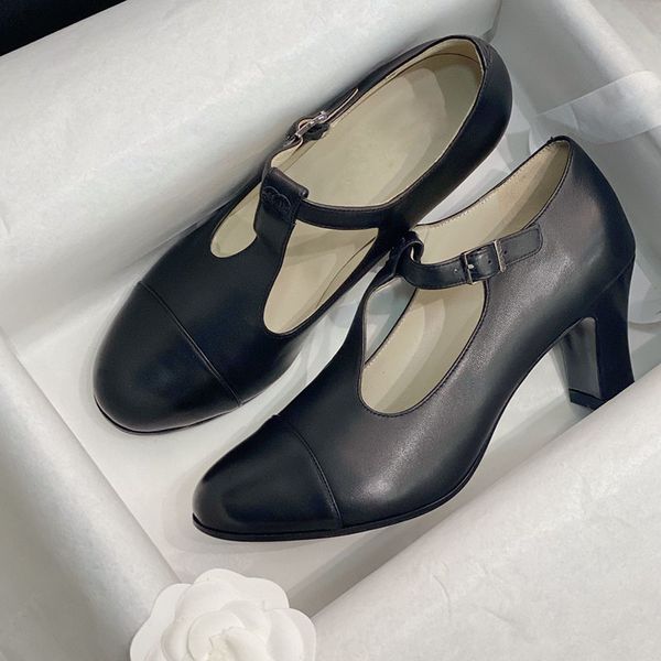 womens lambskin t pumps dress shoes chunky heels buckle strap designer comfortable and elegant sandals 22ss summers slide large size loafers, Black
womens lambskin t pumps dress shoes chunky heels buckle strap designer comfortable and elegant sandals 22ss summers slide large size loafers, Black