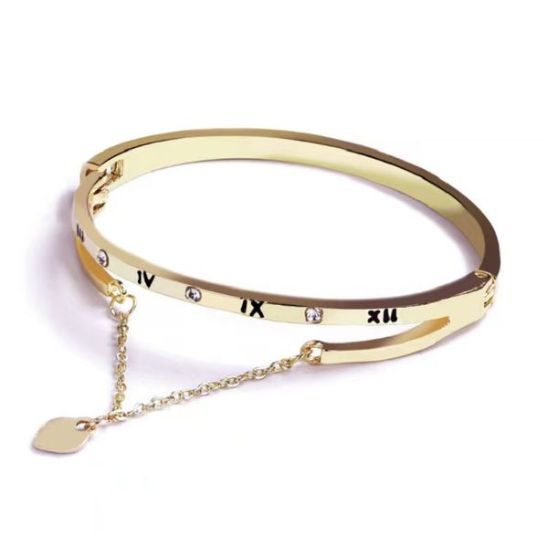 bracelet light luxury high-grade titanium steel exquisite fashion design gold bracelet, Golden;silver
bracelet light luxury high-grade titanium steel exquisite fashion design gold bracelet, Golden;silver