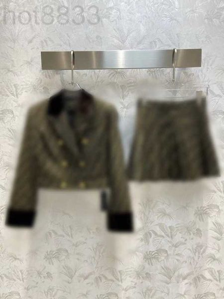 two piece dress designer capsule series double f jacquard jacket pleated skirt two-piece set with medusa baroque print on back s90b, White
two piece dress designer capsule series double f jacquard jacket pleated skirt two-piece set with medusa baroque print on back s90b, White