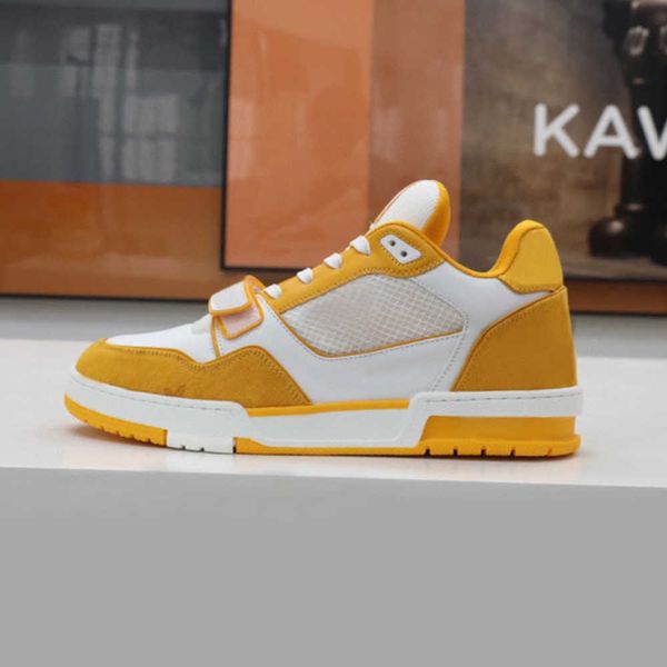 shoe platform shoes designer men trainer sneaker women leather printing embossed grained rubber runner trainers low sneakers 35-46 with box, Black
shoe platform shoes designer men trainer sneaker women leather printing embossed grained rubber runner trainers low sneakers 35-46 with box, Black
