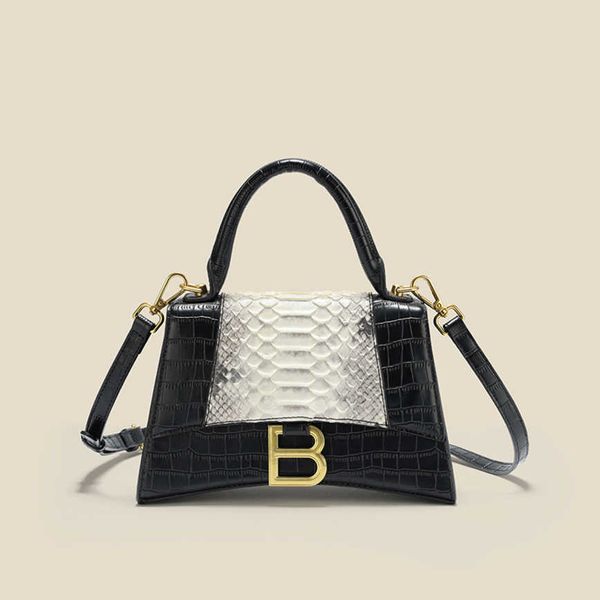 2023 women bags factory handbags 55%off texture small square portable hourglass bag versatile single shoulder designer luxury shoulder handb
2023 women bags factory handbags 55%off texture small square portable hourglass bag versatile single shoulder designer luxury shoulder handb