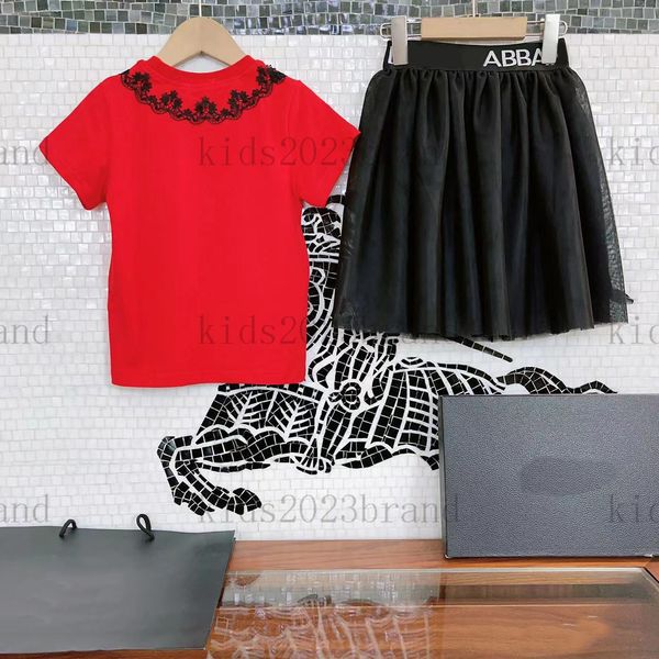 fashion skirt high end girls dresses sets 2023ss summer red t shirts with black half skirts sets brand designer children pleated skirt lace, White
fashion skirt high end girls dresses sets 2023ss summer red t shirts with black half skirts sets brand designer children pleated skirt lace, White