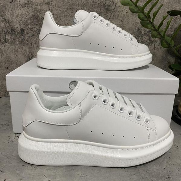 designers mens casual shoes mccqueeness comfortable velvet leather women white black luxury flats trainer sneakers with box ibz1
designers mens casual shoes mccqueeness comfortable velvet leather women white black luxury flats trainer sneakers with box ibz1
