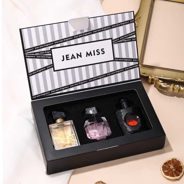 fragrance small town yixiang women's perfume set reverses the live broadcast of rose in no man's land paris
fragrance small town yixiang women's perfume set reverses the live broadcast of rose in no man's land paris