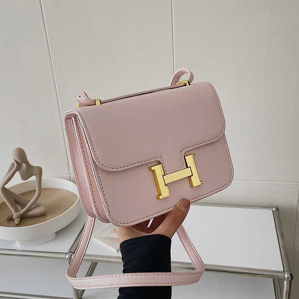 2023 handbag new kangkang crossbody one shoulder small square fashion versatile h-buckle korean solid women's bag
2023 handbag new kangkang crossbody one shoulder small square fashion versatile h-buckle korean solid women's bag
