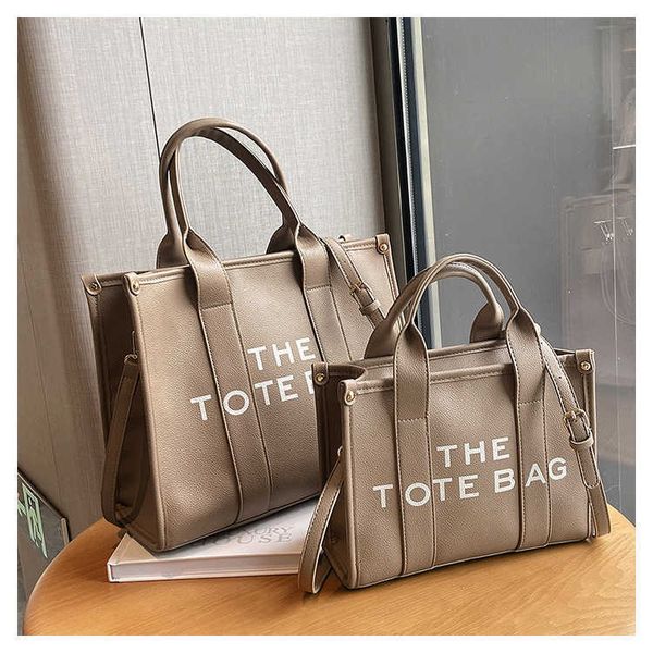 handbag 2023 hand fashionable new shoulder casual large-capacity versatile one-shoulder portable cross-body large letter printed pu bag
handbag 2023 hand fashionable new shoulder casual large-capacity versatile one-shoulder portable cross-body large letter printed pu bag