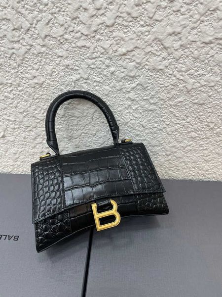 2023 women bags factory handbags 55%off hourglass leather cowhide single shoulder women's bag designer luxury shoulder handbags
2023 women bags factory handbags 55%off hourglass leather cowhide single shoulder women's bag designer luxury shoulder handbags