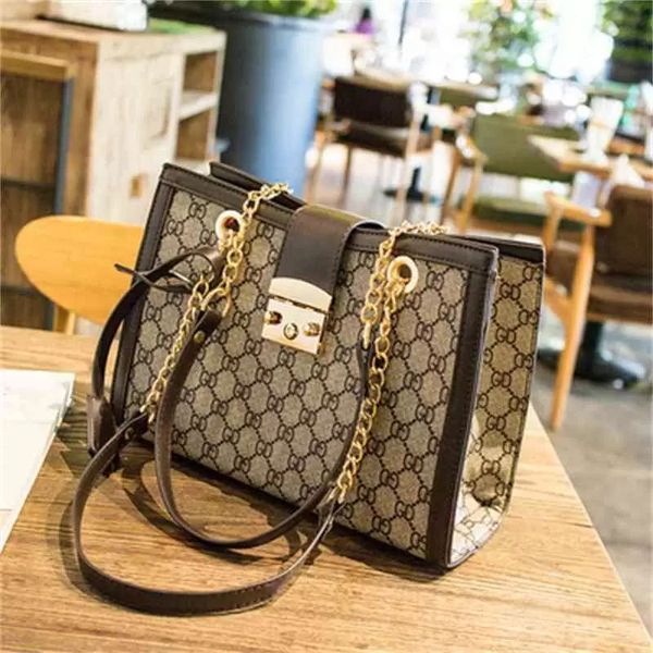 2023 latest luggage factory wholesale women's bag women's printed bag darongli portable shoulder bags
2023 latest luggage factory wholesale women's bag women's printed bag darongli portable shoulder bags