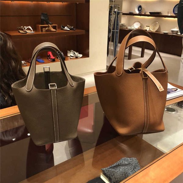 wholesale designer h ormes totes handbags leather vegetable basket bag women 2023 new summer niche design portable small bucket large capaci
wholesale designer h ormes totes handbags leather vegetable basket bag women 2023 new summer niche design portable small bucket large capaci