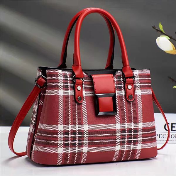 women inclined shoulder bags fashion casual womens bag small handbag totes high-capacity pu leather large volume wholesale girl mobile phone
women inclined shoulder bags fashion casual womens bag small handbag totes high-capacity pu leather large volume wholesale girl mobile phone