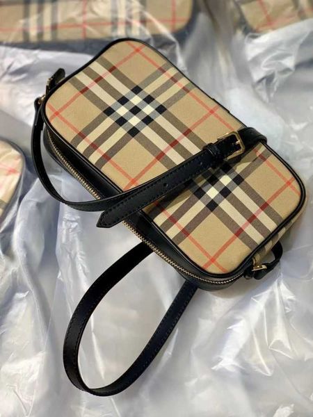 classic fashion burbreryes new patchwork handbags women tote plaid designer small luxurious single shoulder bag messenger bag womens camera
classic fashion burbreryes new patchwork handbags women tote plaid designer small luxurious single shoulder bag messenger bag womens camera