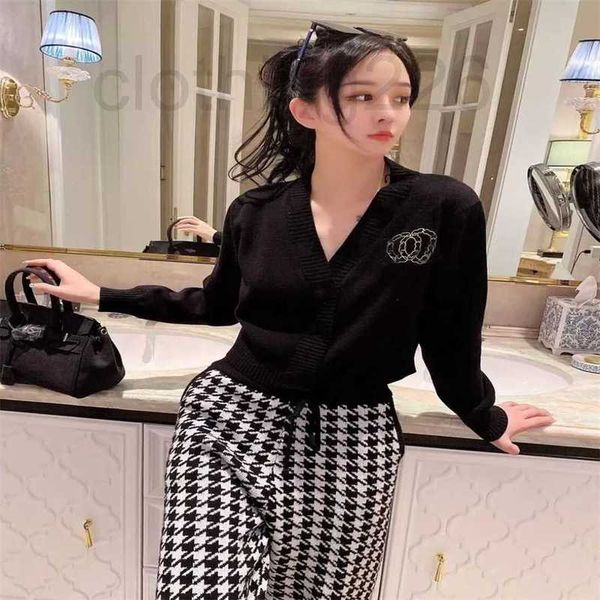 designer women's sweaters blouse new spring heavy embroidery v collar show thin cardigan coat female 8kl5, White;black
designer women's sweaters blouse new spring heavy embroidery v collar show thin cardigan coat female 8kl5, White;black