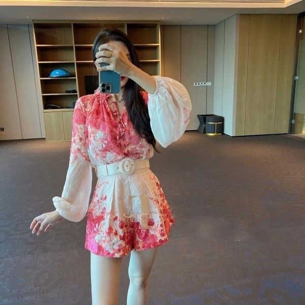 23ss women designer shirt suspender vest three-piece printing fashion temperament suit womens clothing, White;black
23ss women designer shirt suspender vest three-piece printing fashion temperament suit womens clothing, White;black