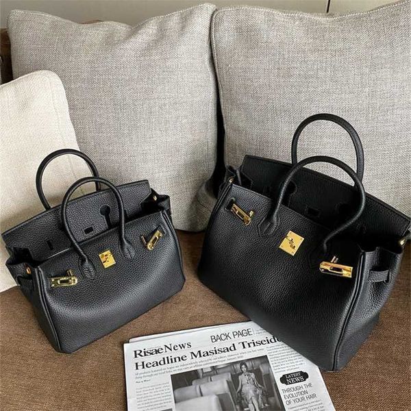 designer handbag birkins spring and summer lychee grain layer cow leather bag black bag one shoulder cross body portable leather zc
designer handbag birkins spring and summer lychee grain layer cow leather bag black bag one shoulder cross body portable leather zc