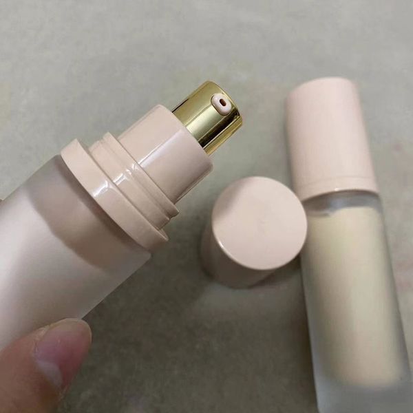 dropshipping brand_hall natural finish fluid foundation fluide de beaute 30ml makeup foundation 110c# 120n#
dropshipping brand_hall natural finish fluid foundation fluide de beaute 30ml makeup foundation 110c# 120n#