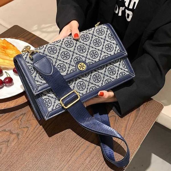 handbag 2023 hand fashionable new shoulder bag advanced sense minority trend single shoulder messenger bag student version versatile tb old
handbag 2023 hand fashionable new shoulder bag advanced sense minority trend single shoulder messenger bag student version versatile tb old
