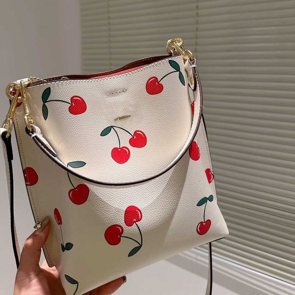 new designer bag cherry printing purse handbag totes womens tote bag woman hand charlie shoulder bucket bag ladies large capacity shopping b
new designer bag cherry printing purse handbag totes womens tote bag woman hand charlie shoulder bucket bag ladies large capacity shopping b