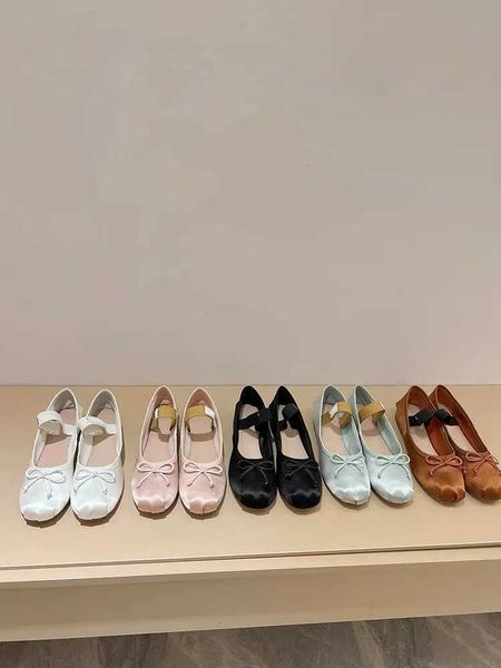 2023 designer miu dance shoes summer charms walk casual shoe women red ballet fats real silk muller shoes brand classic walking flats mules, Black
2023 designer miu dance shoes summer charms walk casual shoe women red ballet fats real silk muller shoes brand classic walking flats mules, Black
