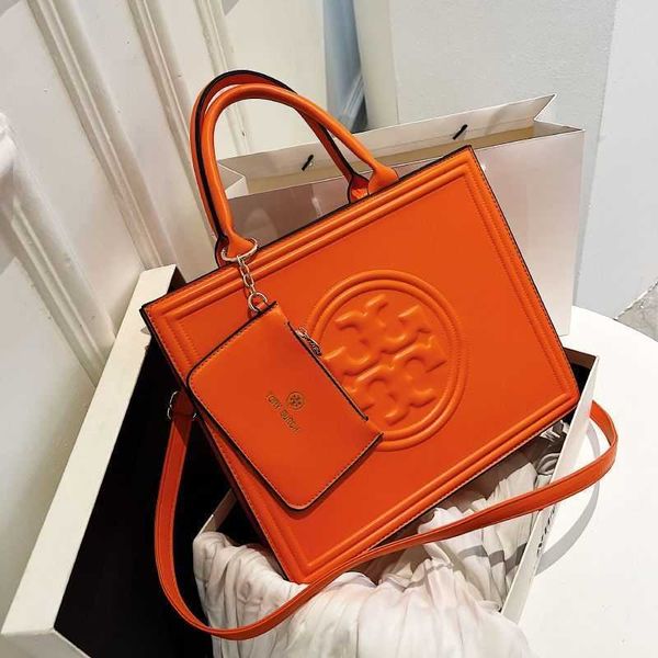 handbag 2023 fashionable new star's same style atmospheric heavy industry shoulder for online trend embossed commuting handbag
handbag 2023 fashionable new star's same style atmospheric heavy industry shoulder for online trend embossed commuting handbag