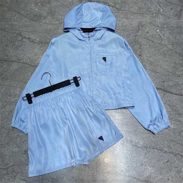 brand two piece dress chest triangle logo decorative pocket hooded long-sleeved jacket high-waisted drawstring wide-leg shorts designer wome, White
brand two piece dress chest triangle logo decorative pocket hooded long-sleeved jacket high-waisted drawstring wide-leg shorts designer wome, White