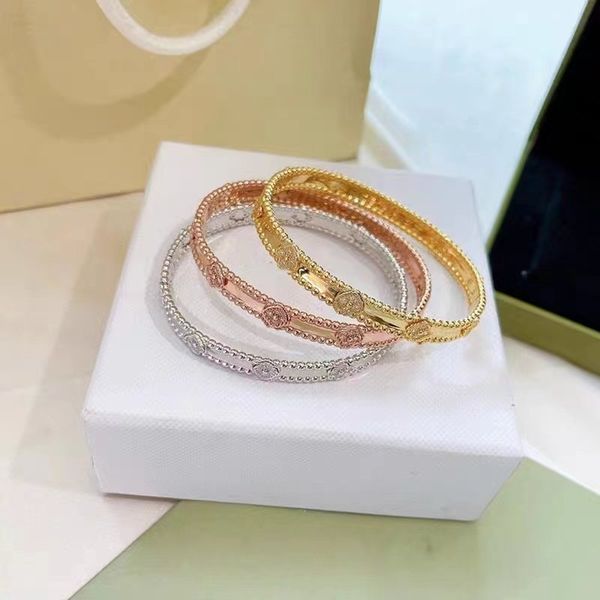 luxury bracelet designer clover bangle bracelet for women 18k gold plated full crystal four leaf perlee sweet clover flower cuff valentine p, Golden;silver
luxury bracelet designer clover bangle bracelet for women 18k gold plated full crystal four leaf perlee sweet clover flower cuff valentine p, Golden;silver