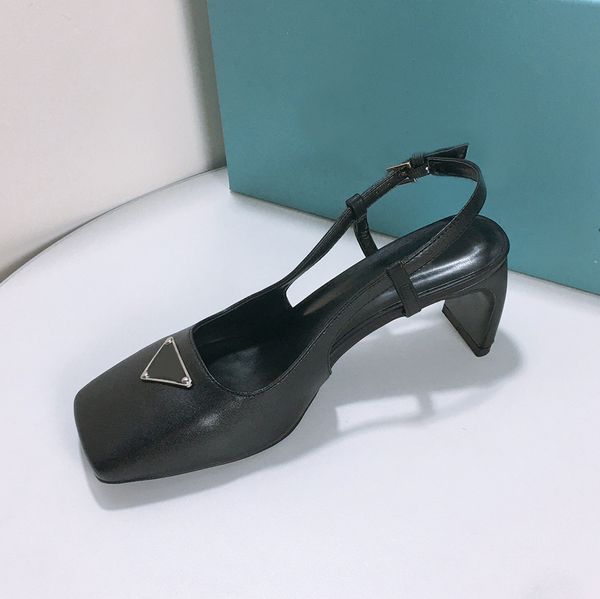 with box dress shoes brushed leather square toe heeled sandals white black screen printed logo plaque summer designer sandal fashion women s
with box dress shoes brushed leather square toe heeled sandals white black screen printed logo plaque summer designer sandal fashion women s
