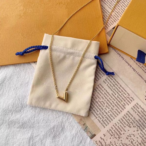 with box lover designers pendant necklaces 18k gold color luxury necklace for women men gift jewelry with original dust bag, Silver
with box lover designers pendant necklaces 18k gold color luxury necklace for women men gift jewelry with original dust bag, Silver
