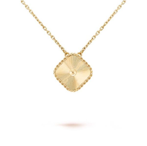 fashion classic four leaf clover pendant necklace plated 18k gold plating 925 silver necklace for women&girl valentine's mother's
fashion classic four leaf clover pendant necklace plated 18k gold plating 925 silver necklace for women&girl valentine's mother's