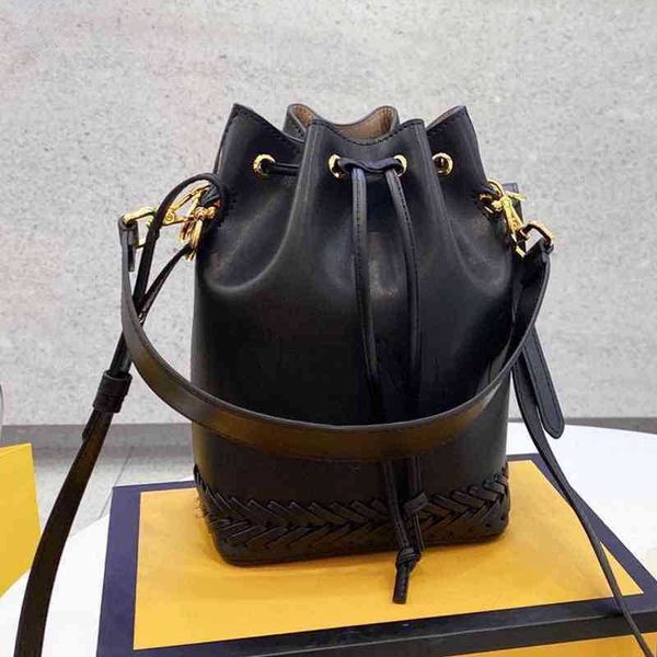 fbag evening bag vintage print woven bucket women handbag pleated closure shoulder bags leather designer crossbody female purses 220406
fbag evening bag vintage print woven bucket women handbag pleated closure shoulder bags leather designer crossbody female purses 220406
