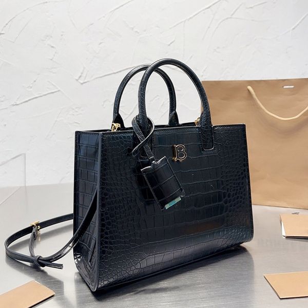 bags totes handbag designer bag women classic imitation brand stitching stone pattern large capacity shoulder bag versatile commuter party d
bags totes handbag designer bag women classic imitation brand stitching stone pattern large capacity shoulder bag versatile commuter party d