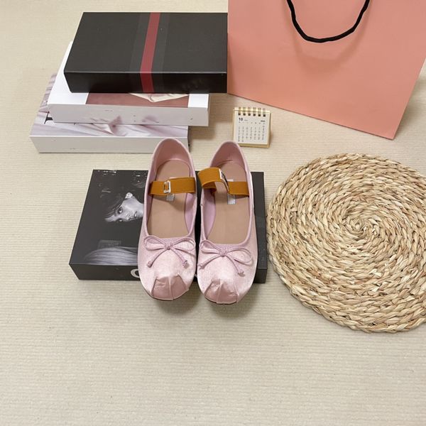 2023 satin mius ballerinas ballet flats designer women shoes silk silky bow elastic strap sneakers slip on loafer lady flat dance shoe girl, Black
2023 satin mius ballerinas ballet flats designer women shoes silk silky bow elastic strap sneakers slip on loafer lady flat dance shoe girl, Black