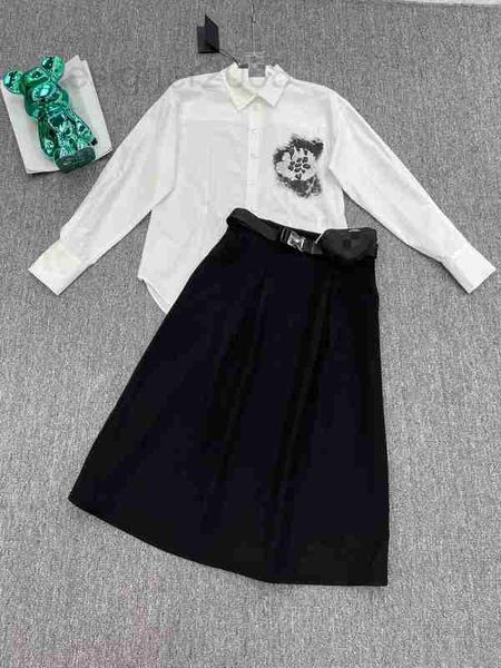 women's blouses & shirts designer spring new star high-end elegant temperament suit printed shirt high waist skirt with bag mb0j, White
women's blouses & shirts designer spring new star high-end elegant temperament suit printed shirt high waist skirt with bag mb0j, White