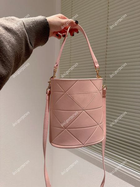 tz 4 colors new bag bucket bag lady luxury leather bucket handbags women designer tote classic shoulder wallet buckets handle purses fashion
tz 4 colors new bag bucket bag lady luxury leather bucket handbags women designer tote classic shoulder wallet buckets handle purses fashion