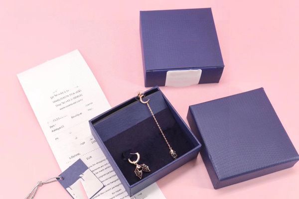 2023 luxury jewelry ear stud fashion designer bright and pleasing to the eye choice for girls asymmetrical stud earrings no box, Golden;silver
2023 luxury jewelry ear stud fashion designer bright and pleasing to the eye choice for girls asymmetrical stud earrings no box, Golden;silver