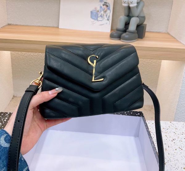 luxurys designers shoulder bag y quality high handbags 2023 women crossbody ladies purses printed fashion clutch classic chain postman bags
luxurys designers shoulder bag y quality high handbags 2023 women crossbody ladies purses printed fashion clutch classic chain postman bags