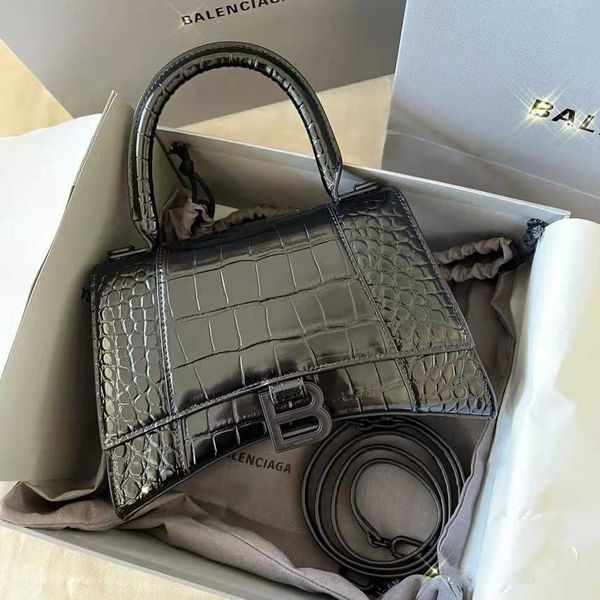 women bags trend handbags 55%off women's versatile hourglass leather bag female totes shoulder handbags for women
women bags trend handbags 55%off women's versatile hourglass leather bag female totes shoulder handbags for women