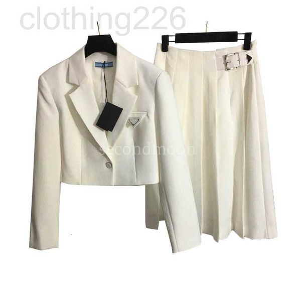 designer women business style dress lapel neck suit jacket triangle badge decoration skirts high waist pleated skirt, White
designer women business style dress lapel neck suit jacket triangle badge decoration skirts high waist pleated skirt, White