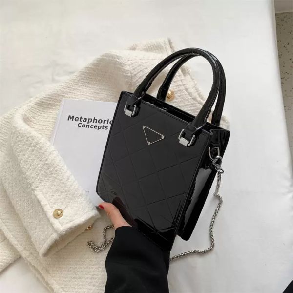 brand all-match western-style mirror small bag women's new trendy messenger bag patent leather glossy diamond single shoulder238d
brand all-match western-style mirror small bag women's new trendy messenger bag patent leather glossy diamond single shoulder238d