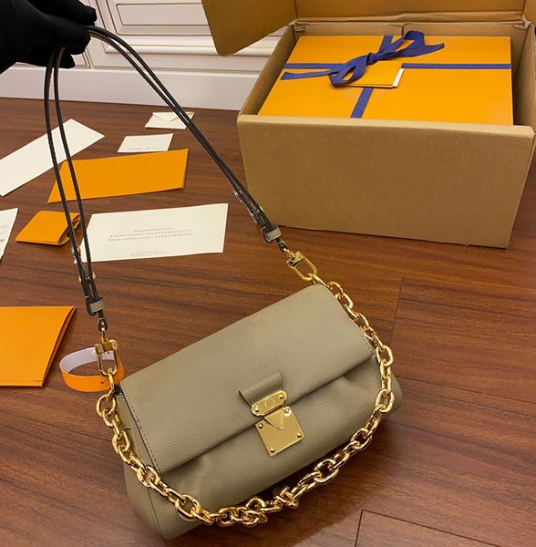 10a mirror quality flap pocket bag women's 24cm genuine leather embossed luxury designer one shoulder chain bag with box
10a mirror quality flap pocket bag women's 24cm genuine leather embossed luxury designer one shoulder chain bag with box