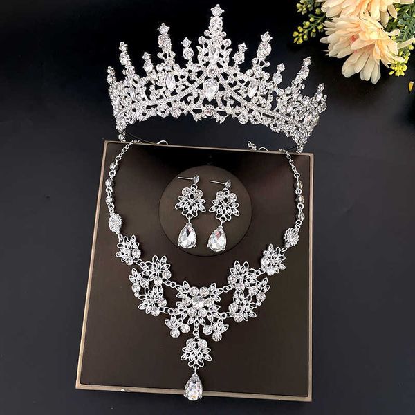 tiaras silver color red blue green crystal rhinestone bridal tiara crown women queen princess necklace sets fashion jewelry set diadems z022, White;golden
tiaras silver color red blue green crystal rhinestone bridal tiara crown women queen princess necklace sets fashion jewelry set diadems z022, White;golden