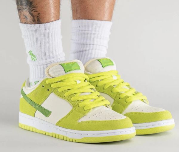 2023 classic dnks skate shoes streetwear designer duks low green apple skateboard sneakers outdoor sportwear with box
2023 classic dnks skate shoes streetwear designer duks low green apple skateboard sneakers outdoor sportwear with box
