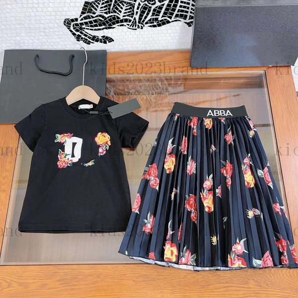 23ss girls dress sets high end embroidery t shirts with long pleated skirts two pieces sets brand designer kids cotton t shirts black color, White
23ss girls dress sets high end embroidery t shirts with long pleated skirts two pieces sets brand designer kids cotton t shirts black color, White